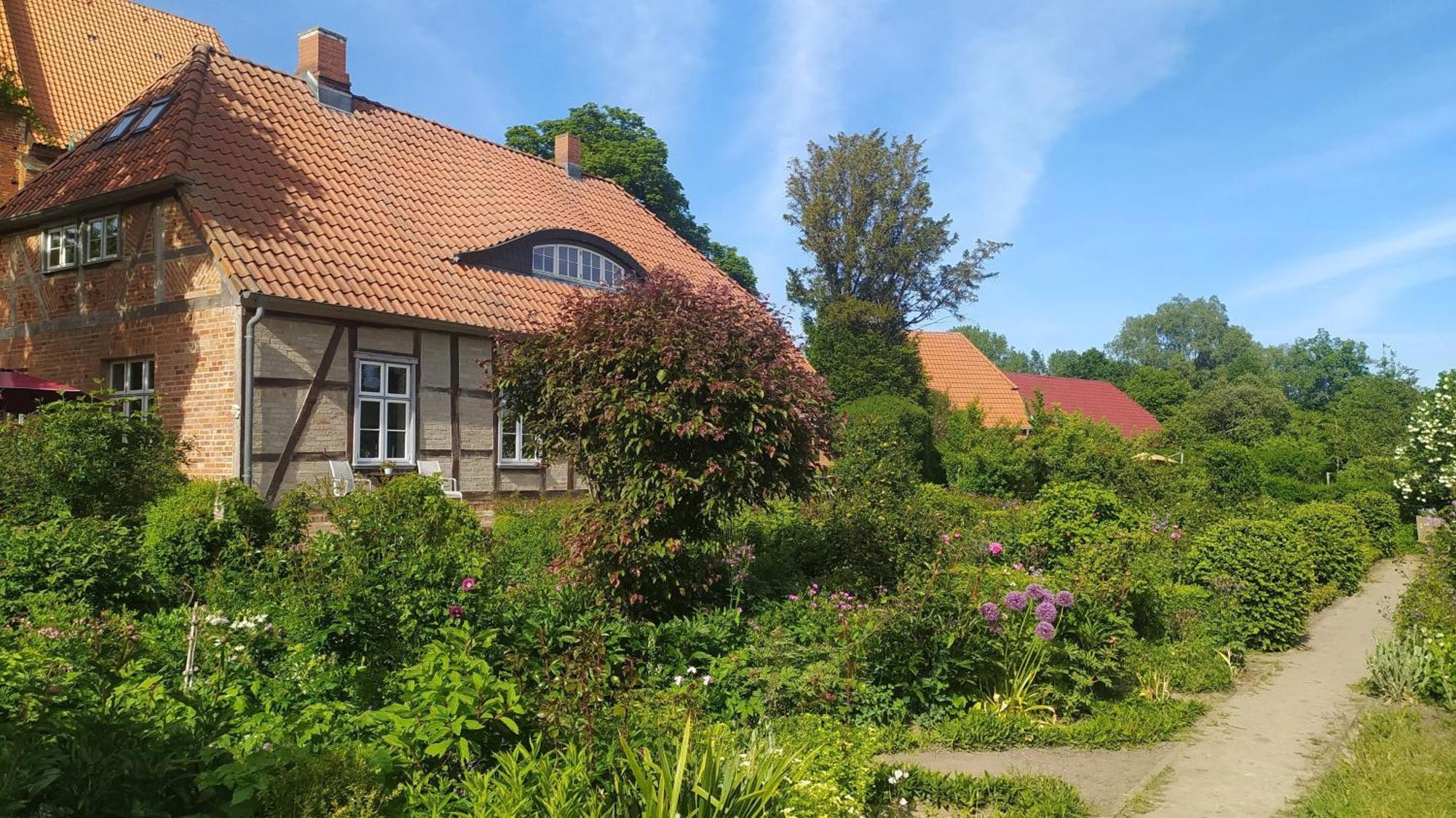 Ferienwohnung Irisgarten Am Pfarrgarten Starkow Velgast Kültér fotó
